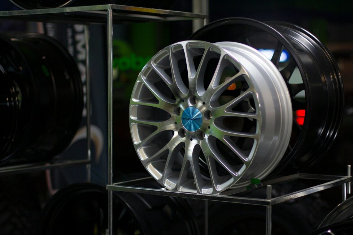 silver and black car wheel